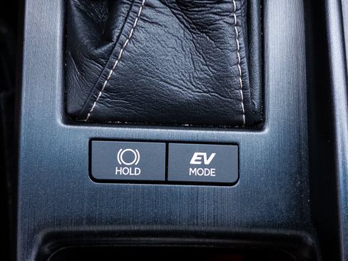 Used 2020 Lexus ES 300h w/ Premium Package FWD image 32