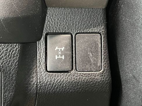 Used 2015 Toyota RAV4 LE AWD/4WD image 24