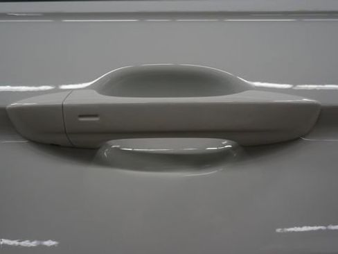 Certified 2021 Volkswagen Tiguan SE w/ Panoramic Sunroof Package image 90