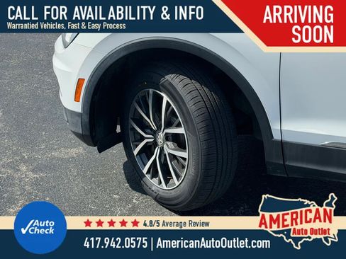 Used 2018 Volkswagen Tiguan SE w/ Panoramic Sunroof Package image 3
