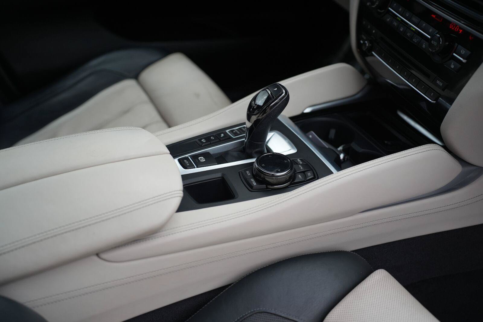 Used 2015 BMW X6 xDrive50i AWD/4WD image 30
