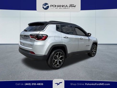 Used 2025 Jeep Compass Limited AWD/4WD image 5