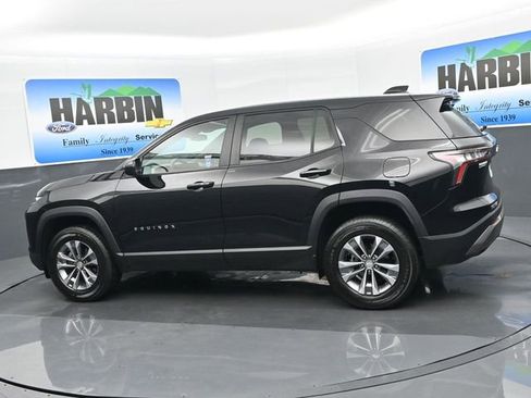 Used 2025 Chevrolet Equinox LT image 3