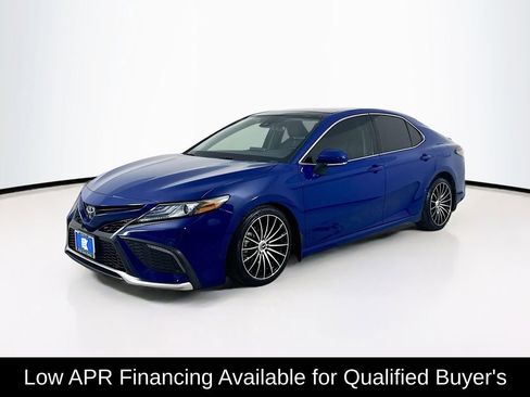 Used 2024 Toyota Camry XSE FWD image 3