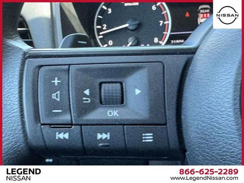 Certified 2024 Nissan Rogue SV AWD/4WD image 18