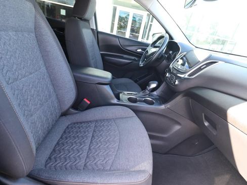Used 2024 Chevrolet Equinox LT FWD image 12