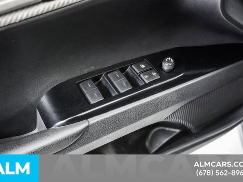 Used 2025 Toyota Camry SE image 45