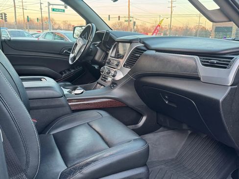 Used 2019 GMC Yukon SLT w/ Premium Edition image 16