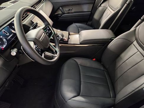 Used 2025 Land Rover Range Rover Sport SE image 14