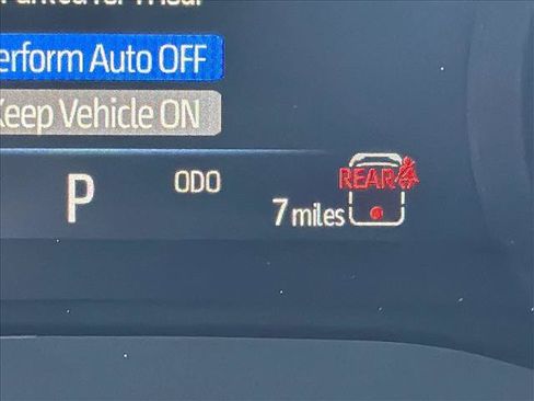 Used 2026 Toyota Sienna XLE FWD image 26