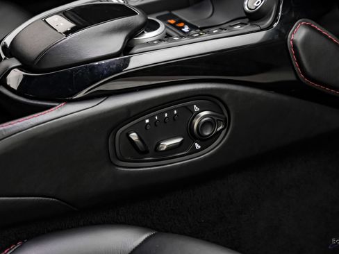 Used 2019 Aston Martin V8 Vantage Coupe RWD image 53