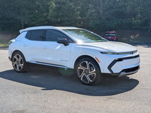 Used 2024 Chevrolet Equinox EV LT w/ LPO, Blackout Package image 11