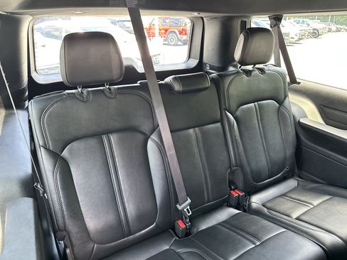 Used 2024 Jeep Wagoneer L Series II RWD image 19