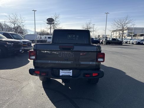 Used 2023 Jeep Gladiator Rubicon w/ Cold Weather Group image 4