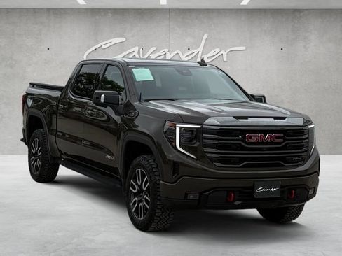 Used 2023 GMC Sierra 1500 AT4 w/ Technology Package AWD/4WD image 2