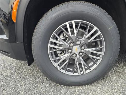New 2026 Chevrolet Traverse LT w/ Driver Confidence Package FWD image 31