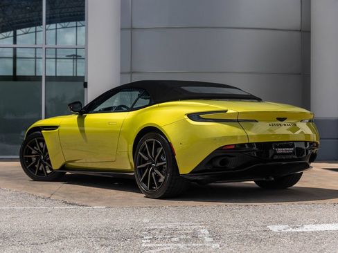 Used 2022 Aston Martin DB11 Volante RWD image 21