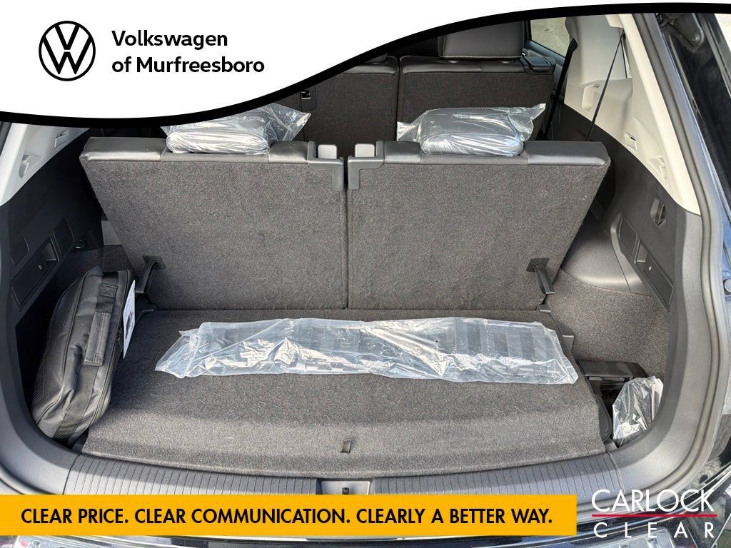 Certified 2023 Volkswagen Tiguan SE FWD image 28