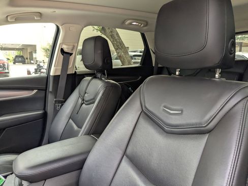 Used 2017 Cadillac XT5 Premium Luxury FWD image 10