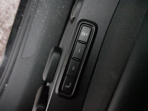 Certified 2021 Volkswagen ID.4 Pro S w/ Gradient Package image 30