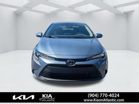 Used 2025 Toyota Corolla LE FWD image 8