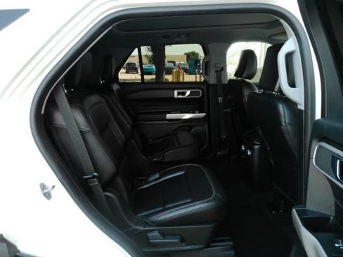 Used 2021 Ford Explorer XLT w/ Equipment Group 202A AWD/4WD image 24