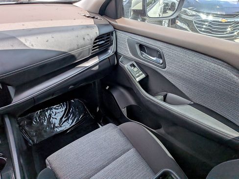 Used 2021 Nissan Rogue SV FWD image 64