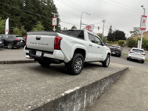 Certified 2025 Toyota Tacoma Limited AWD/4WD image 8
