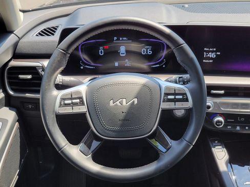 Used 2025 Kia Telluride S FWD image 30