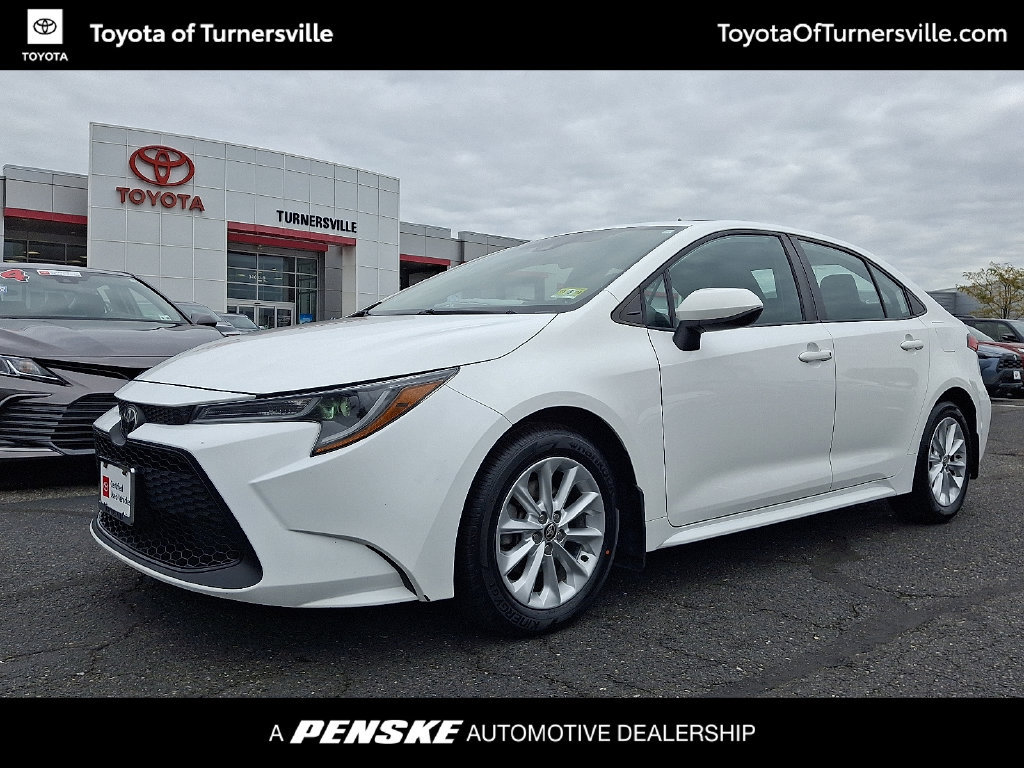 Certified 2021 Toyota Corolla LE w/ LE Premium Package FWD image 1