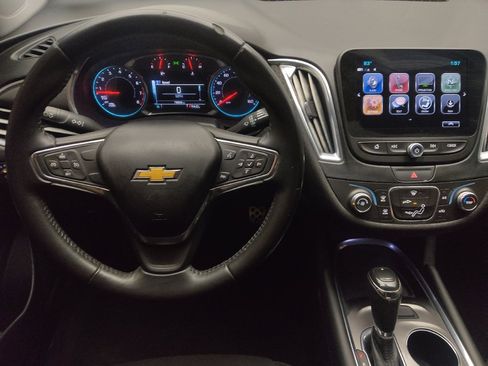 Used 2017 Chevrolet Malibu LT image 22