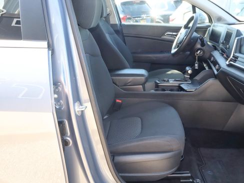 Used 2025 Kia Sportage LX FWD image 21