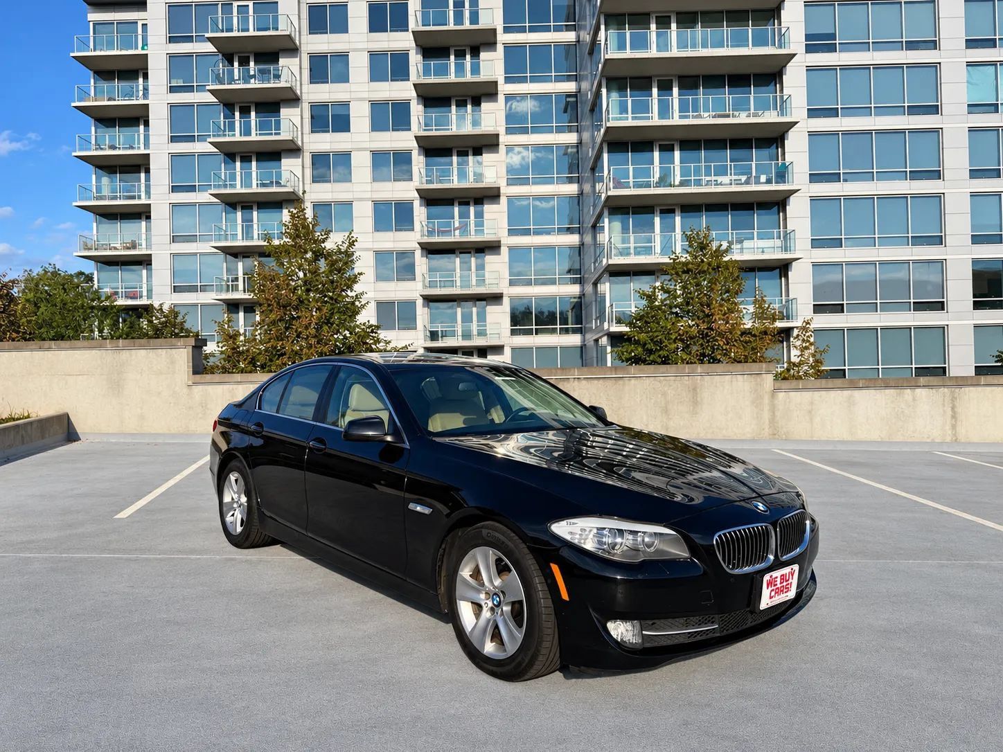 Used 2011 BMW 528i Sedan RWD image 3