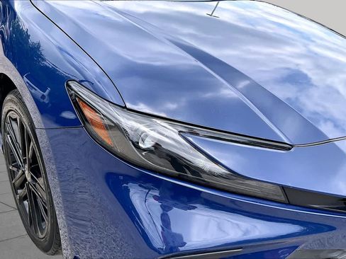 Used 2025 Toyota Camry SE FWD image 27