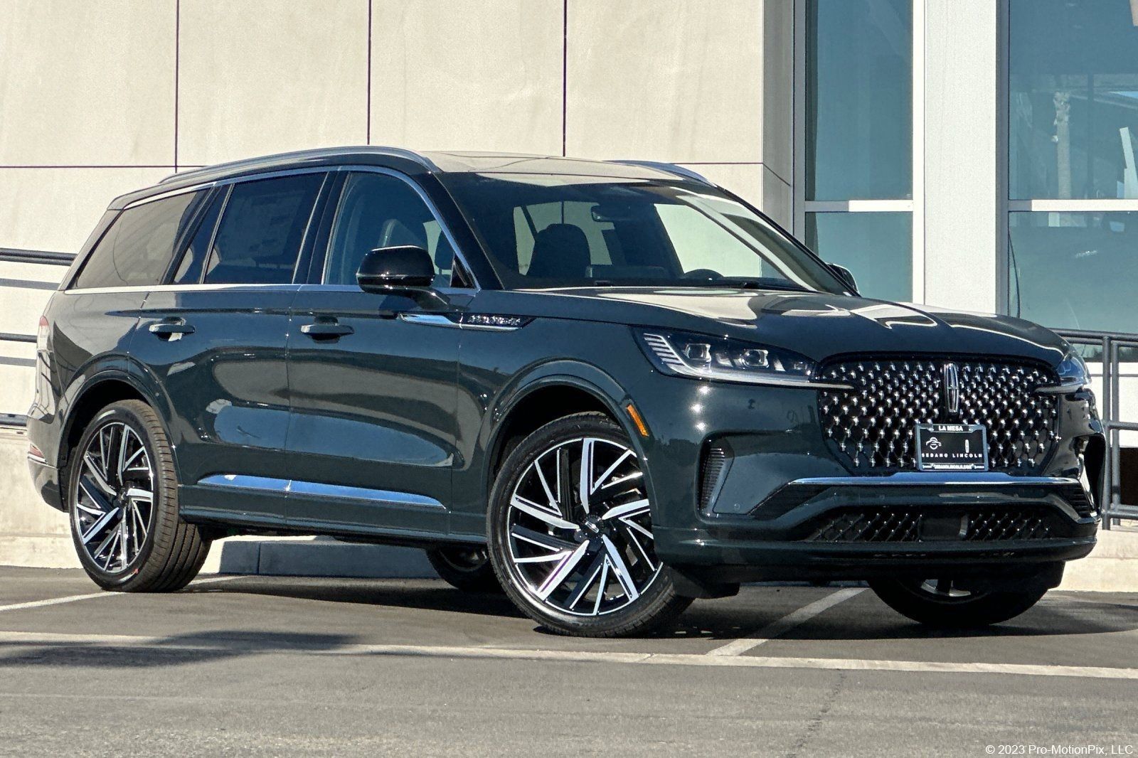 New 2026 Lincoln Aviator Black Label AWD/4WD image 1