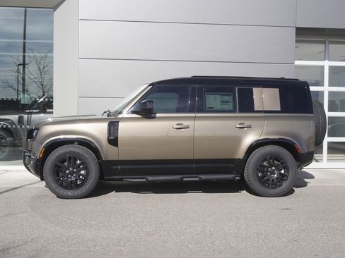 New 2026 Land Rover Defender 110 X-Dynamic SE image 8