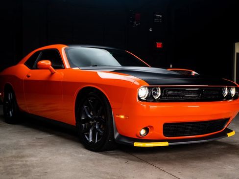 Used 2023 Dodge Challenger GT w/ Plus Package RWD image 7