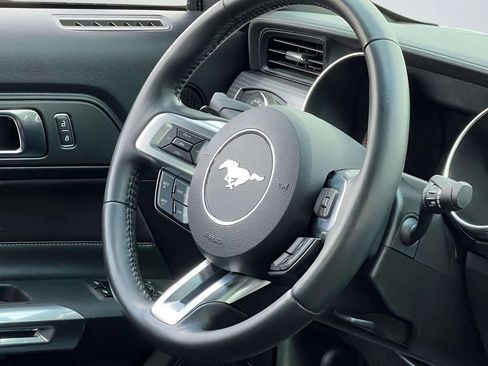 Used 2018 Ford Mustang GT w/ GT Performance Package RWD image 12