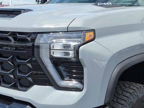 Certified 2025 Chevrolet Silverado 2500 ZR2 w/ Technology Package AWD/4WD image 10