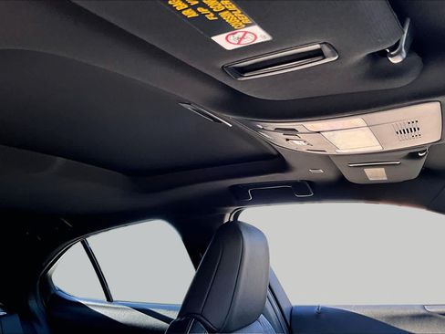 Used 2019 Lexus UX 200 w/ Premium Package FWD image 12