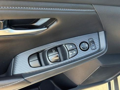 Used 2025 Nissan Sentra SV image 16