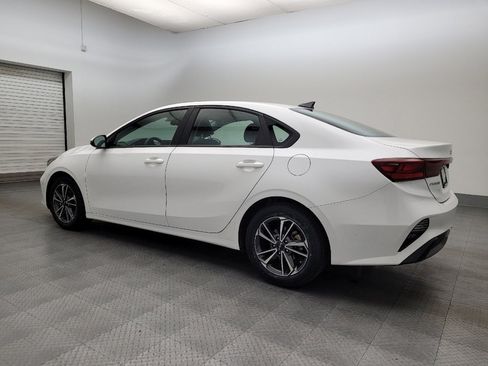 Used 2022 Kia Forte LXS w/ LXS Technology Package image 3