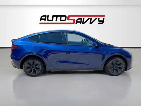 Used 2024 Tesla Model Y Long Range AWD/4WD image 8