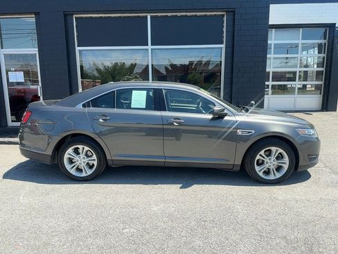 Used 2017 Ford Taurus SEL FWD image 8