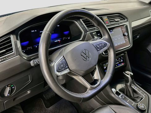 Used 2022 Volkswagen Tiguan SE AWD/4WD image 18