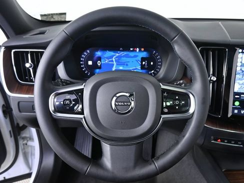 Used 2023 Volvo XC60 B5 Plus w/ Climate Package FWD image 10