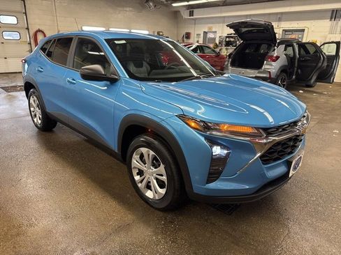 New 2026 Chevrolet Trax LS image 8