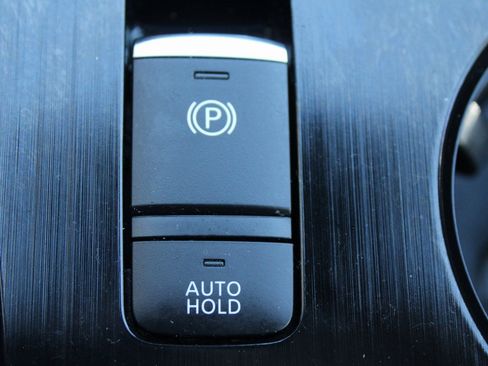 Used 2023 Nissan Rogue S image 37