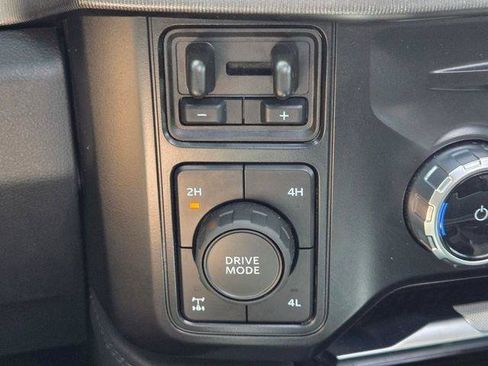 Used 2025 Ford F350 Platinum w/ FX4 Off-Road Package AWD/4WD image 28