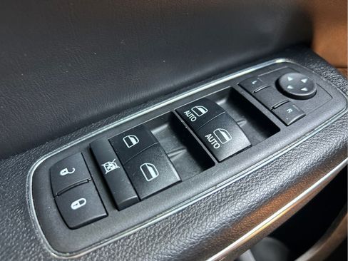 Certified 2018 Chrysler 300 S w/ 300S Premium Group AWD/4WD image 24